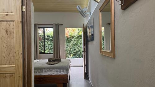 Ένα ή περισσότερα κρεβάτια σε δωμάτιο στο Cabinas Montesol