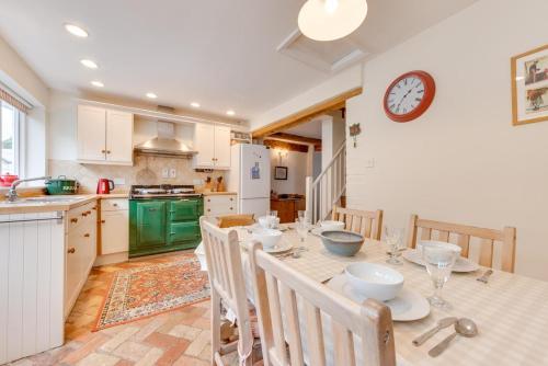 Kuchyň nebo kuchyňský kout v ubytování Anchor Cottage