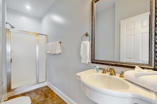 Koupelna v ubytování Beach Estate