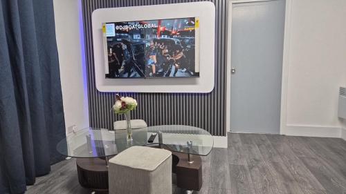 Μια τηλεόραση ή/και κέντρο ψυχαγωγίας στο Clemence House London