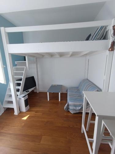 Studio mezzanine