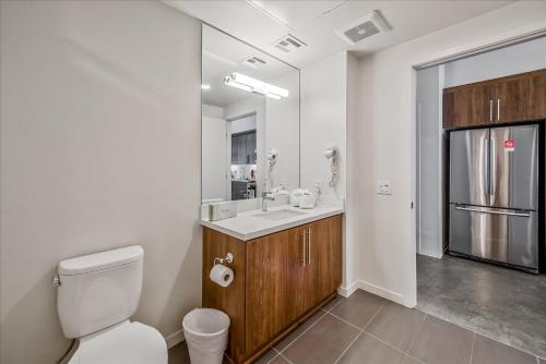 Phòng tắm tại Global Luxury Suites Downtown San Diego
