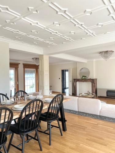Gambar di galeri bagi Luxury Villa Pool & Spa di Halle