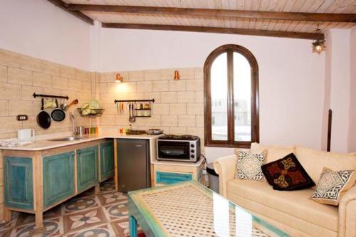 A kitchen or kitchenette at Villa Boheme & Atelier Boheme