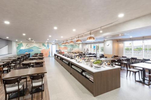 Un restaurante o sitio para comer en HOTEL MYSTAYS Hakodate Station