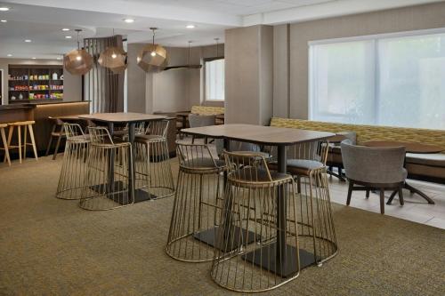 Restaurace v ubytování SpringHill Suites by Marriott Lansing