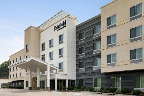 a rendering of the exterior of a hotel at Fairfield Inn & Suites by Marriott Bristol in Bristol