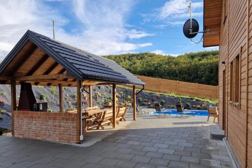 Πισίνα στο ή κοντά στο Holiday Home in Wi niowa with Pool and Forest