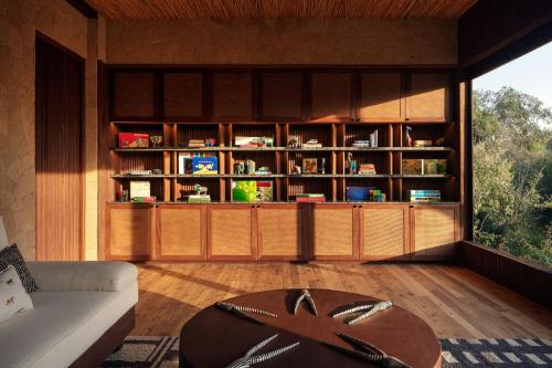 Perpustakaan di hotel