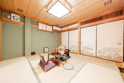 suzuki JP Traditional House Near SensojiTemple