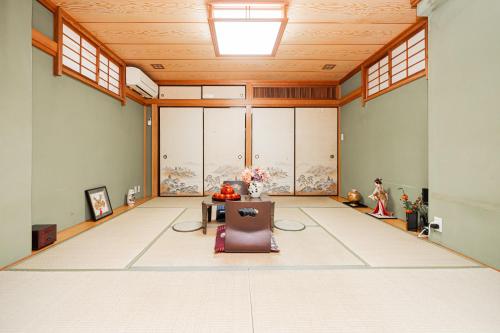 suzuki JP Traditional House Near SensojiTemple