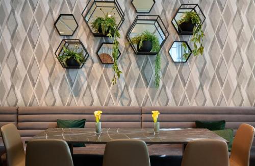 Ruang duduk di Leonardo Hotel & Residenz Muenchen