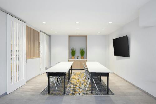 Μια τηλεόραση ή/και κέντρο ψυχαγωγίας στο TownePlace Suites Pigeon Forge