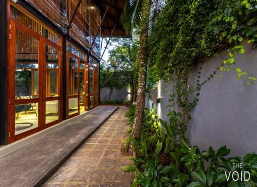 Κήπος έξω από το The Void 5 Bedroom Luxury Villa for 10 Guests