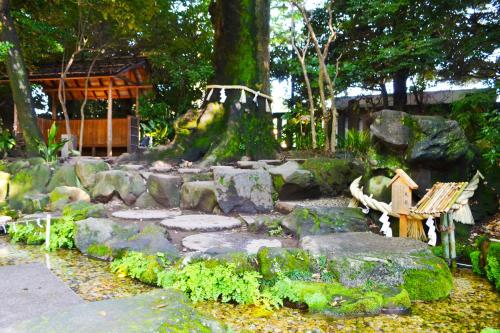 Taman di luar Ryokan Matsumuraya