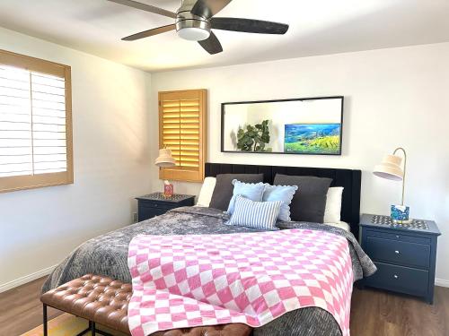 Postel nebo postele na pokoji v ubytování Comfort Retreat 3B3B Villa in Quail Hill Irvine