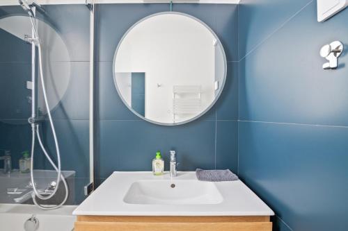Place de la Concorde Luxurious Apartment 2BR-6P Free Netflix