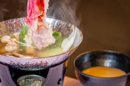 ホテルの敷地内または近くでの食事または食べ物