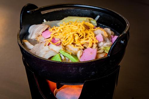 ホテルの敷地内または近くでの食事または食べ物
