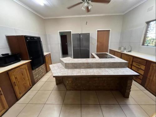 Una cocina o cocineta en The Bushveld Jasmine