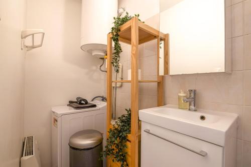 Splendid Studio Apartment Quartier Les Marais Free Netflix