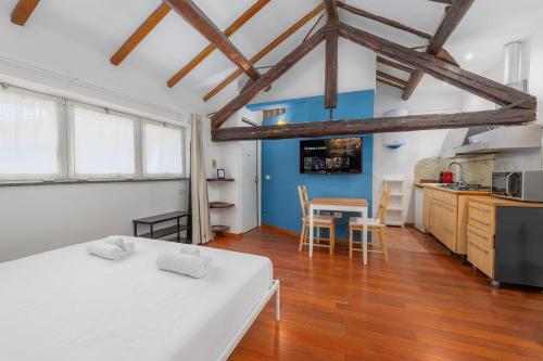 Easy Parking - 1 min from Bus to San Siro Stadium - Air Conditioning
