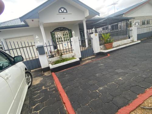 Bangunan di mana terletaknya rumah percutian