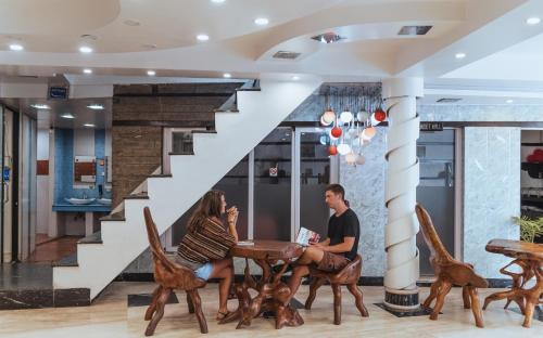Huéspedes de Hotel M Square Pvt.Ltd