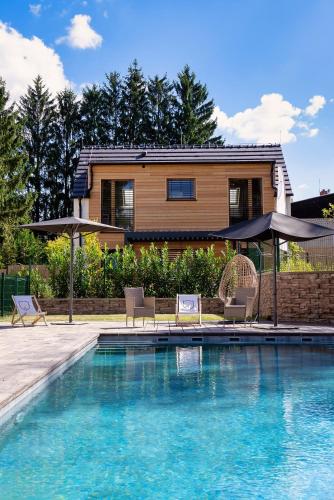 SLAPY HOUSE - pool view
