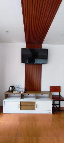 Kuchyň nebo kuchyňský kout v ubytování NK Villa Syariah And Cafe Prigen