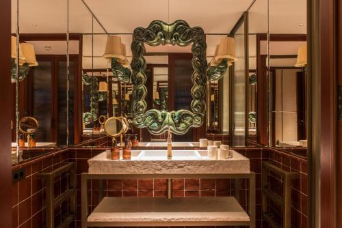 Brach Madrid - Evok Collection photo 51