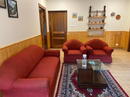 Χώρος καθιστικού στο Vaayu Villa by Saanjh Stays