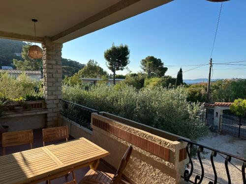 Haut de Villa classé 3 étoiles de 90m2, terrasse vue mer, plages à 5min