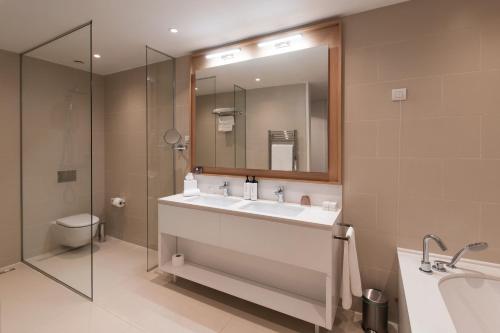 Ένα μπάνιο στο Crowne Plaza Podgorica by IHG