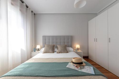 POLITTE amplio apartamento & garaje - el Casco Viejo a tus pies