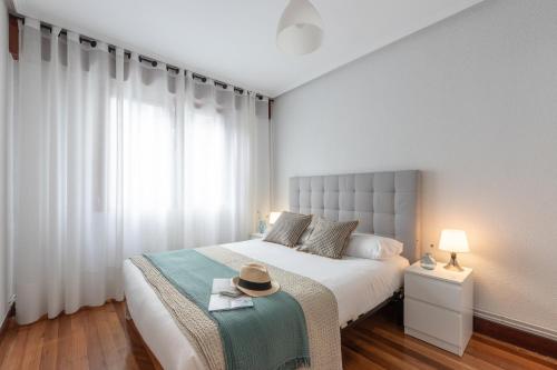 POLITTE amplio apartamento & garaje - el Casco Viejo a tus pies