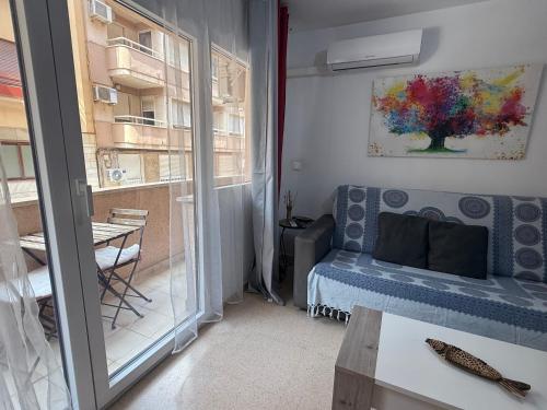 Apartamento en Centro Alicante junto al Mercado con terraza By Turihome