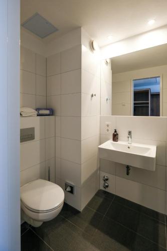 Tools Hotel Laichingenにあるバスルーム