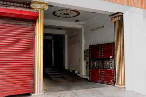 Gambar di galeri bagi Super Townhouse White Town Rock Beach Formerly Prakasam Residency di Pondicherry