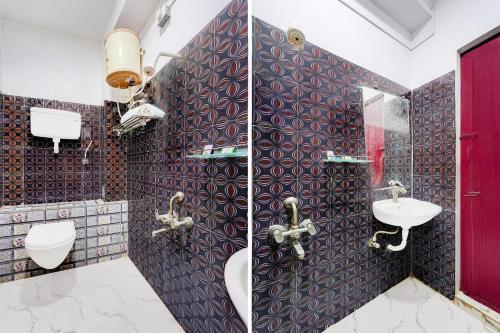 Un baño de Super Collection O Puducherry Railway Station Formerly Peace Residecy