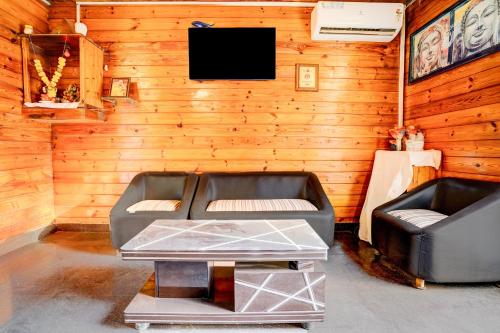 TV a/nebo společenská místnost v ubytování Super Townhouse Morjim