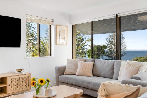 TV/trung tâm giải trí tại Absolute Oceanfront Stay At Mooloolaba and Alex