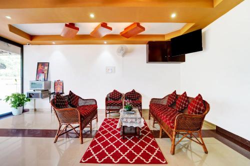 Χώρος καθιστικού στο Super Hotel O Thrissur Near Thrissur Medical College