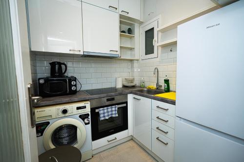 Ilysia's Retreat, Cozy 1 BDRM Apartment