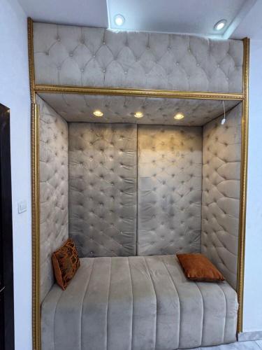 Panther Luxe Lounge & Hotelにあるベッド