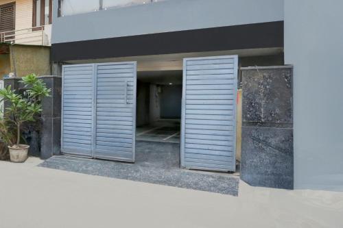 Gallery image of Super Townhouse Shahdara Near Yamuna Sports Complex Formerly Hotel Ipotel in New Delhi
