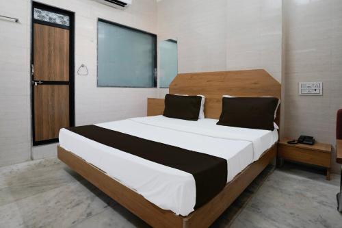 Gallery image of Super Hotel O H.R.KING HOTEL in Rajkot