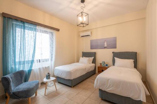3BR Private House with 3 Bathrooms & Amazing Balcony