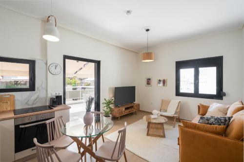 1BR Cozy Apt Near Metro with Huge Balcony &City View