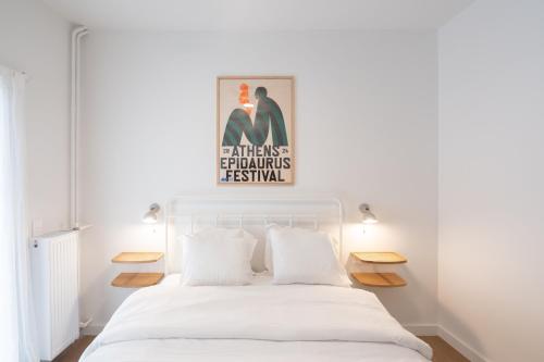 1BR Designer Apt Next To Metro & 15 minutes to Acropolis